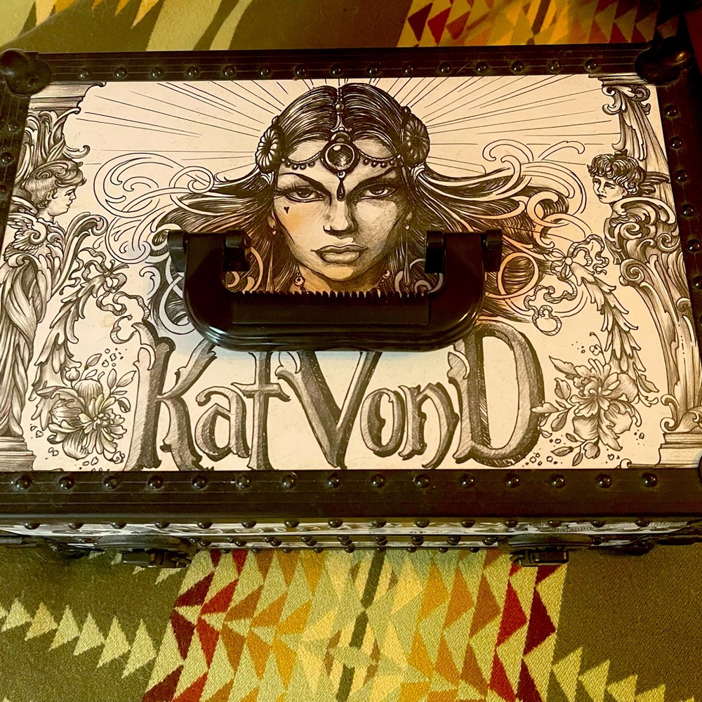 Kat Von D train case, not available anymore